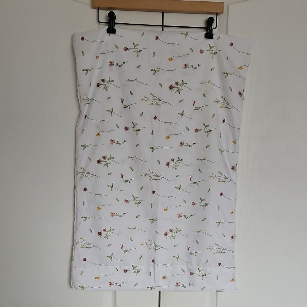 Floral White 2 Standard Pillow Cases
